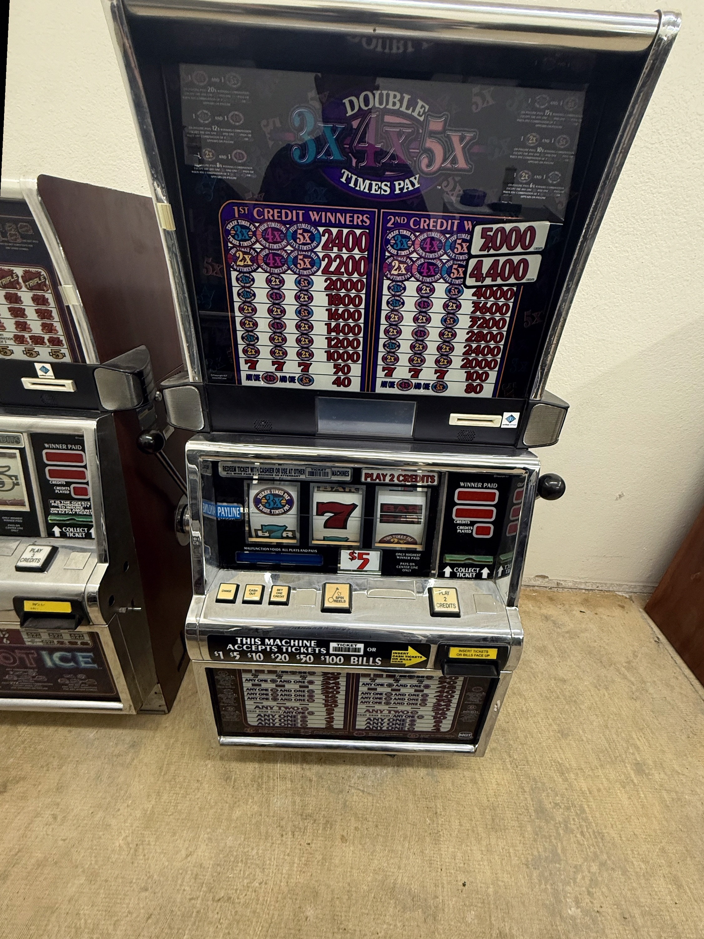 IGT S2000 Double 3x4x5x Times Pay Commercial Machine
